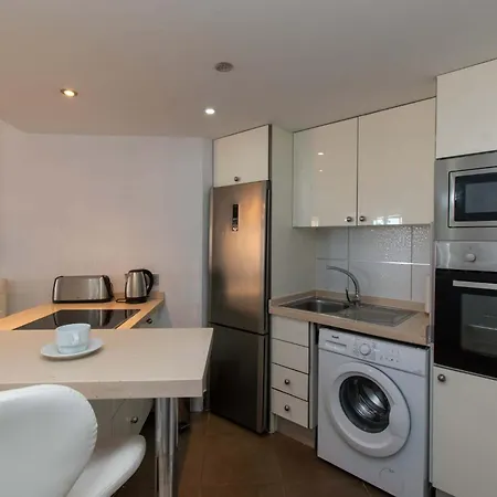 Santa Maria 105 - Two Bed With Sea Views Apartment