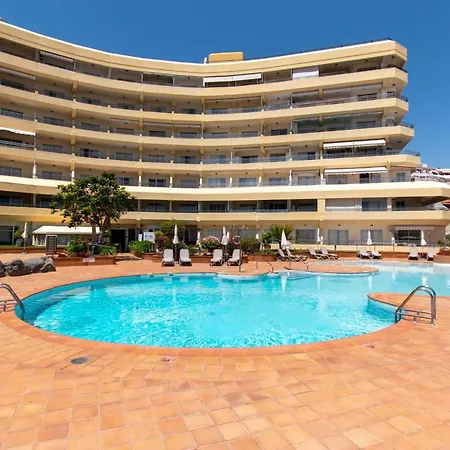 Santa Maria 105 - Two Bed With Sea Views Apartment *